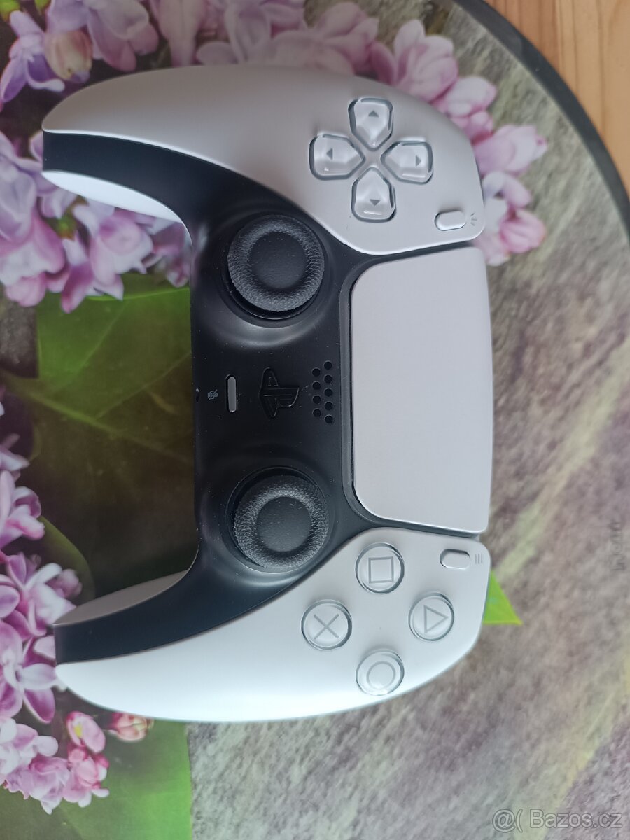 PlayStation 5 s mechanikou - 3
