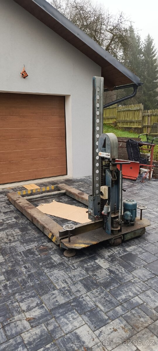 Nůžkový hever DDR 2t - 3