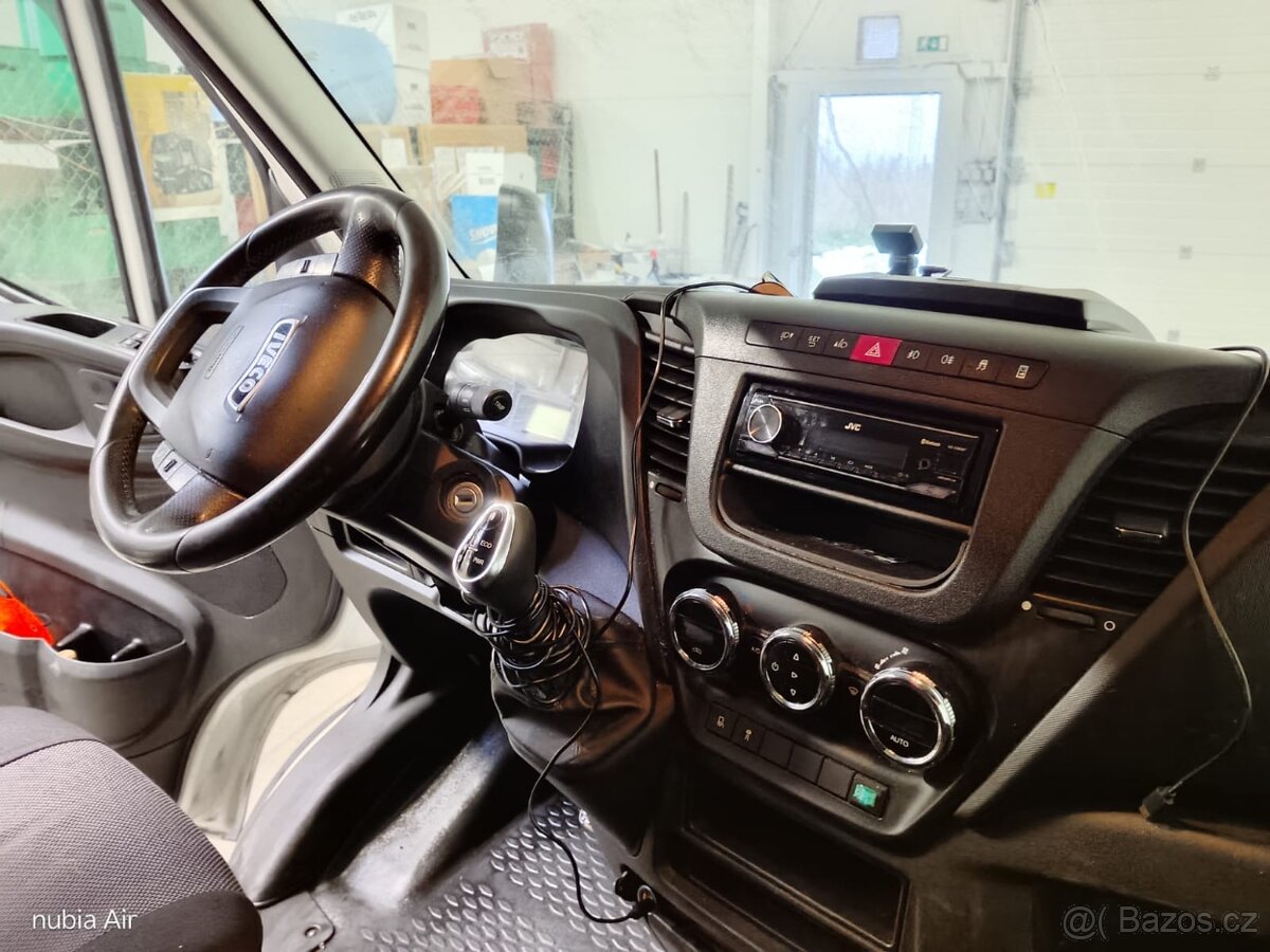 IVECO Daily 50C18HA8Z valník s plachtou a hydraulickým čelem - 3