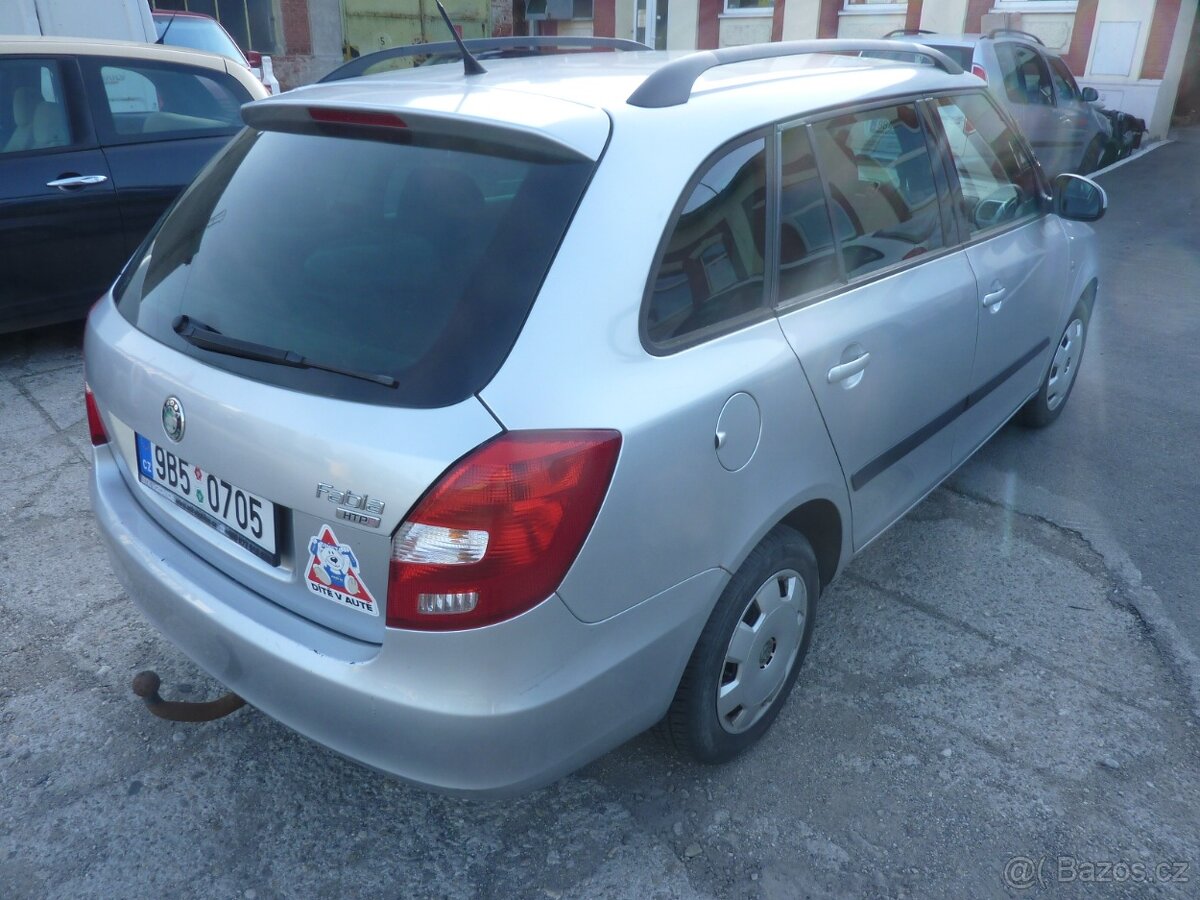 ŠKODA FABIA KOMBI SPORT 1.2 51 KW 2009 KLIMA - 3