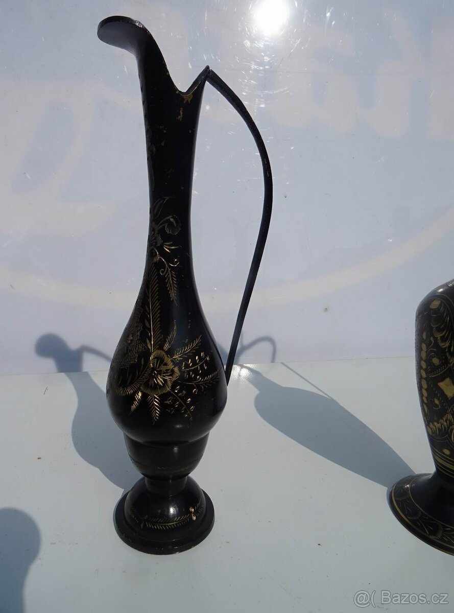 Mosazné indické vázy . - 3