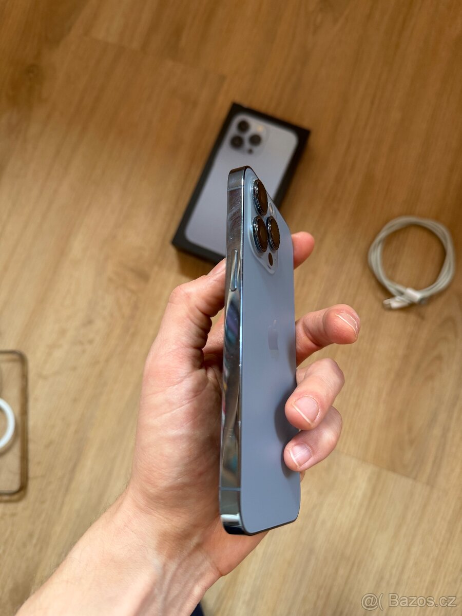 iPhone 13 Pro, 256 GB, barva Sierra Blue - 3