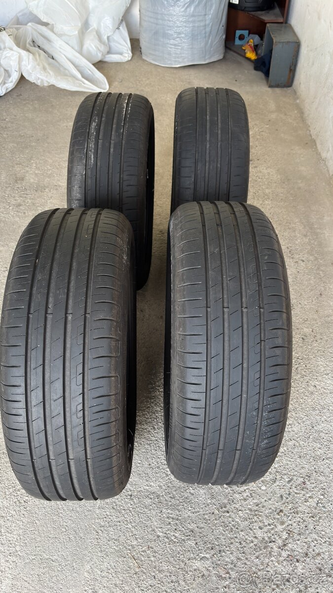 Letni pneu 215/55 R17 - 3