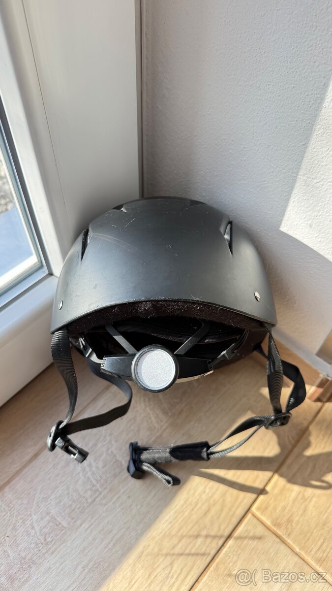 Přilba na koně,koloběžku,brusle. - 3