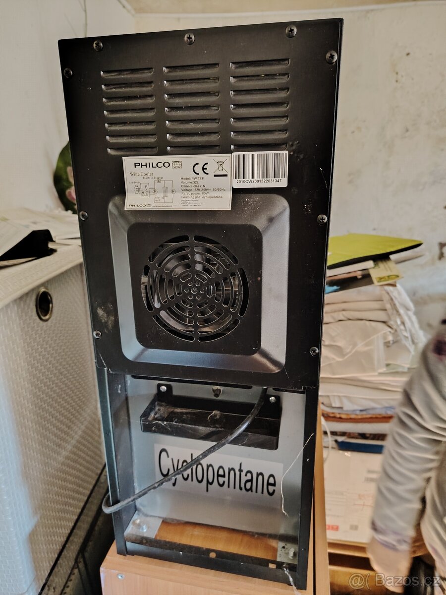 Vinotéka Model Philco PW 12 KF - 3