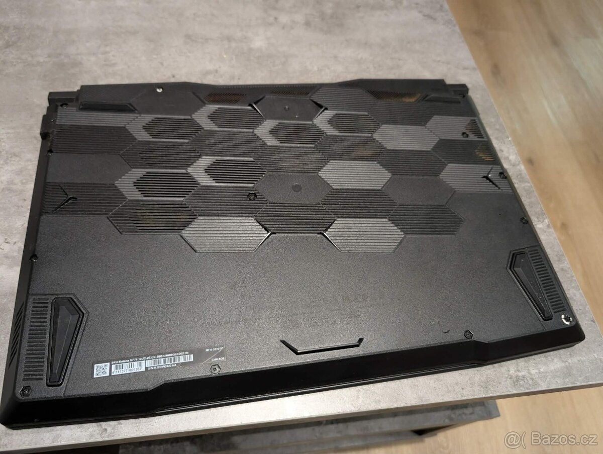 Herní notebook, MSI KATANA GF76 24GB RAM, SSD , RTX 3050 - 3