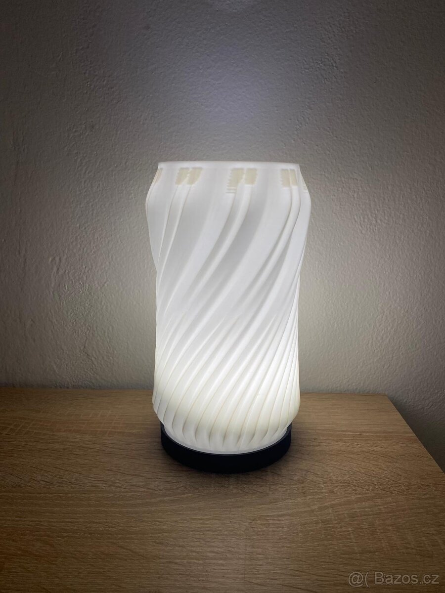 Stolní designová LED lampa - 3