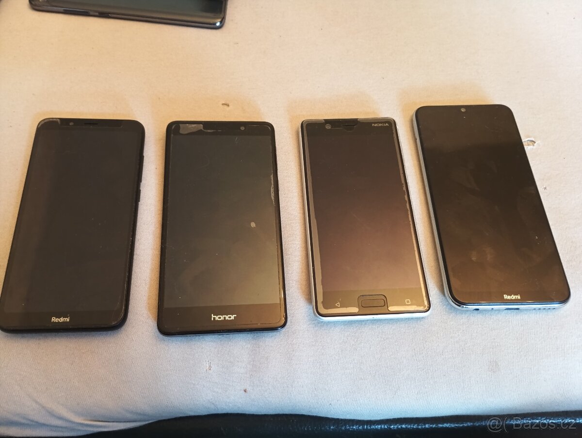 Mobily různé - 3