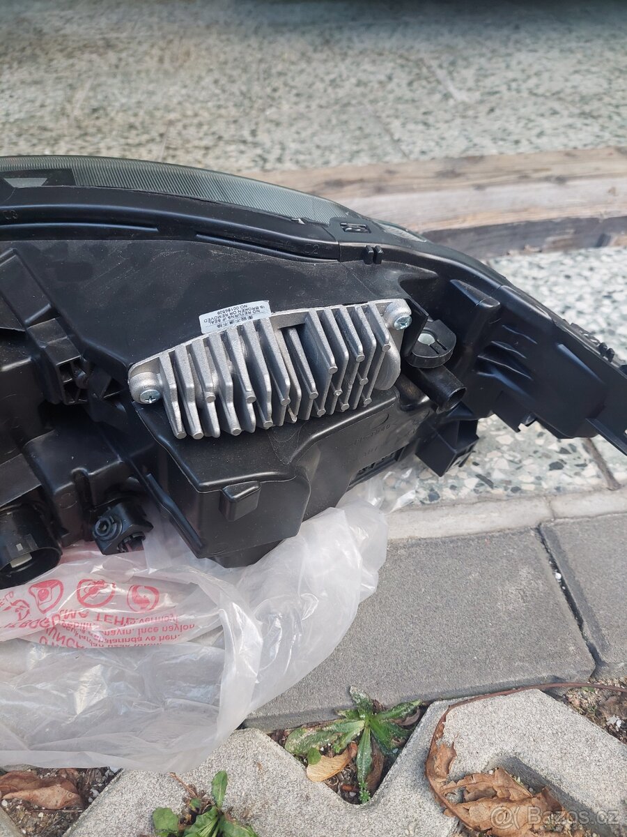 Predni svetlo Jaguar XJ temer NOVE - 3