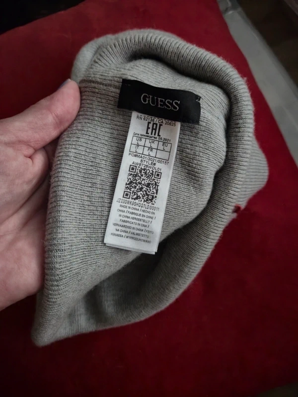 zimní čepice Guess - 3