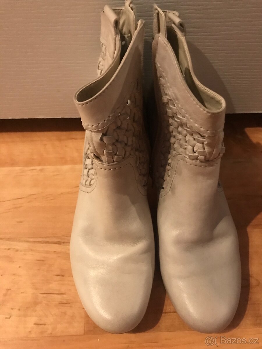 Kotníčkové dámské boty Caprice velikost 39 - 3