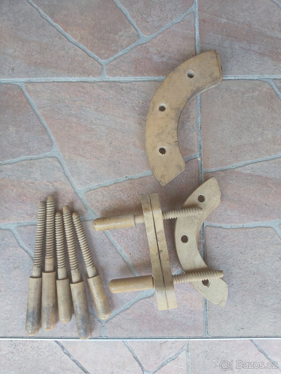 Dřevěné svĕrky - 3