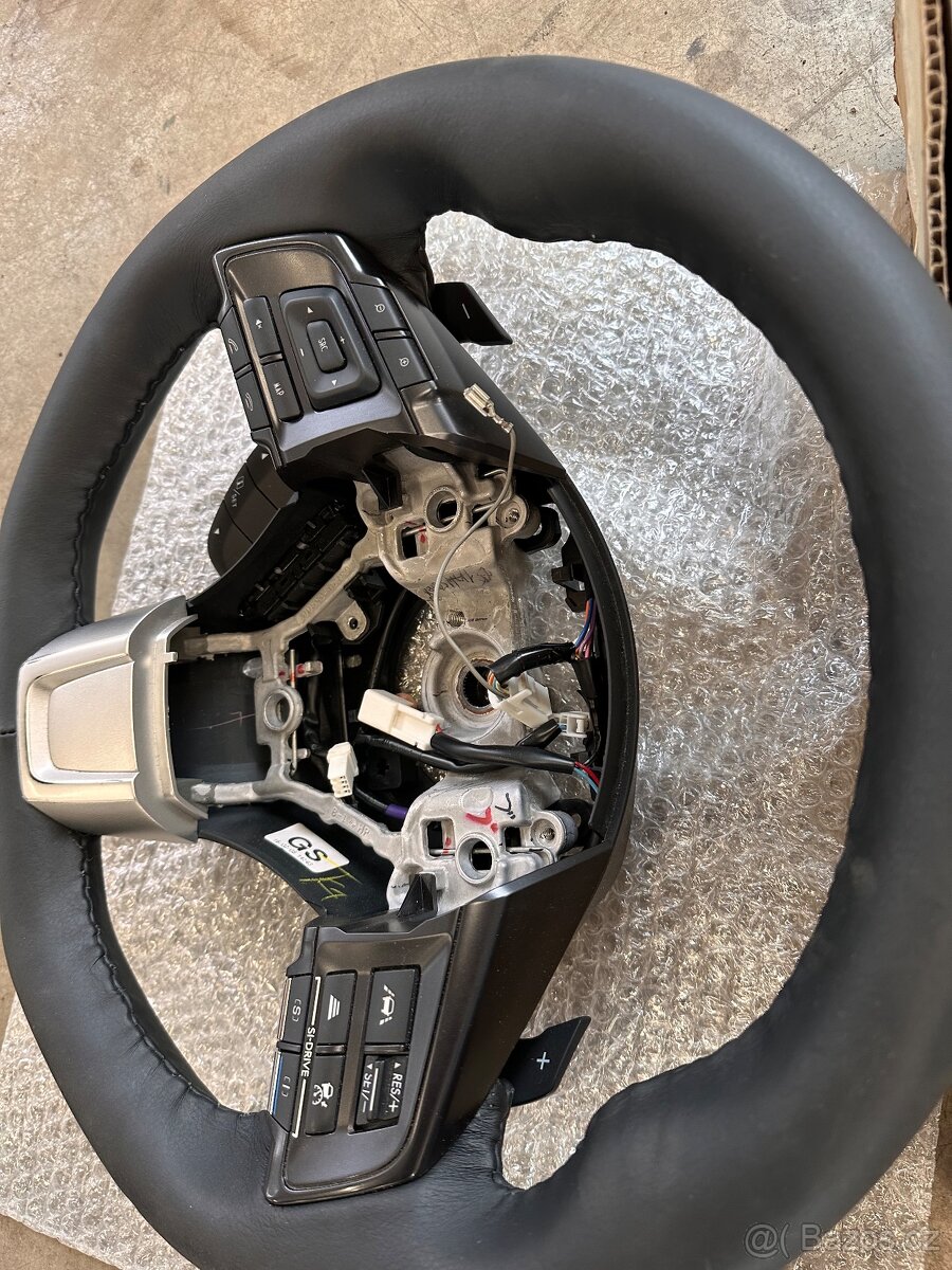 Volant Subaru Levorg - 3