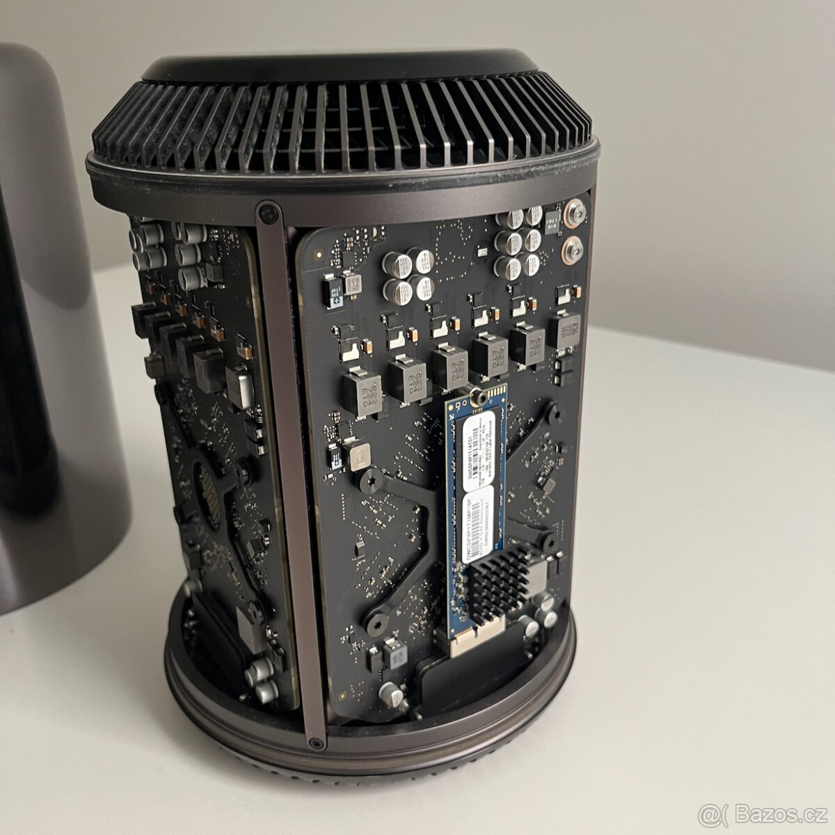 Apple Mac Pro 6,1 | 12-Core 2.7 GHz | 1TB SSD | 64GB | D700 - 3