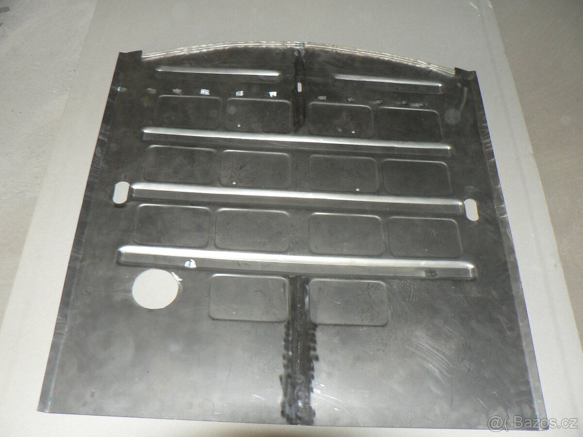 Kufrová podlaha Tatra 603 - 3