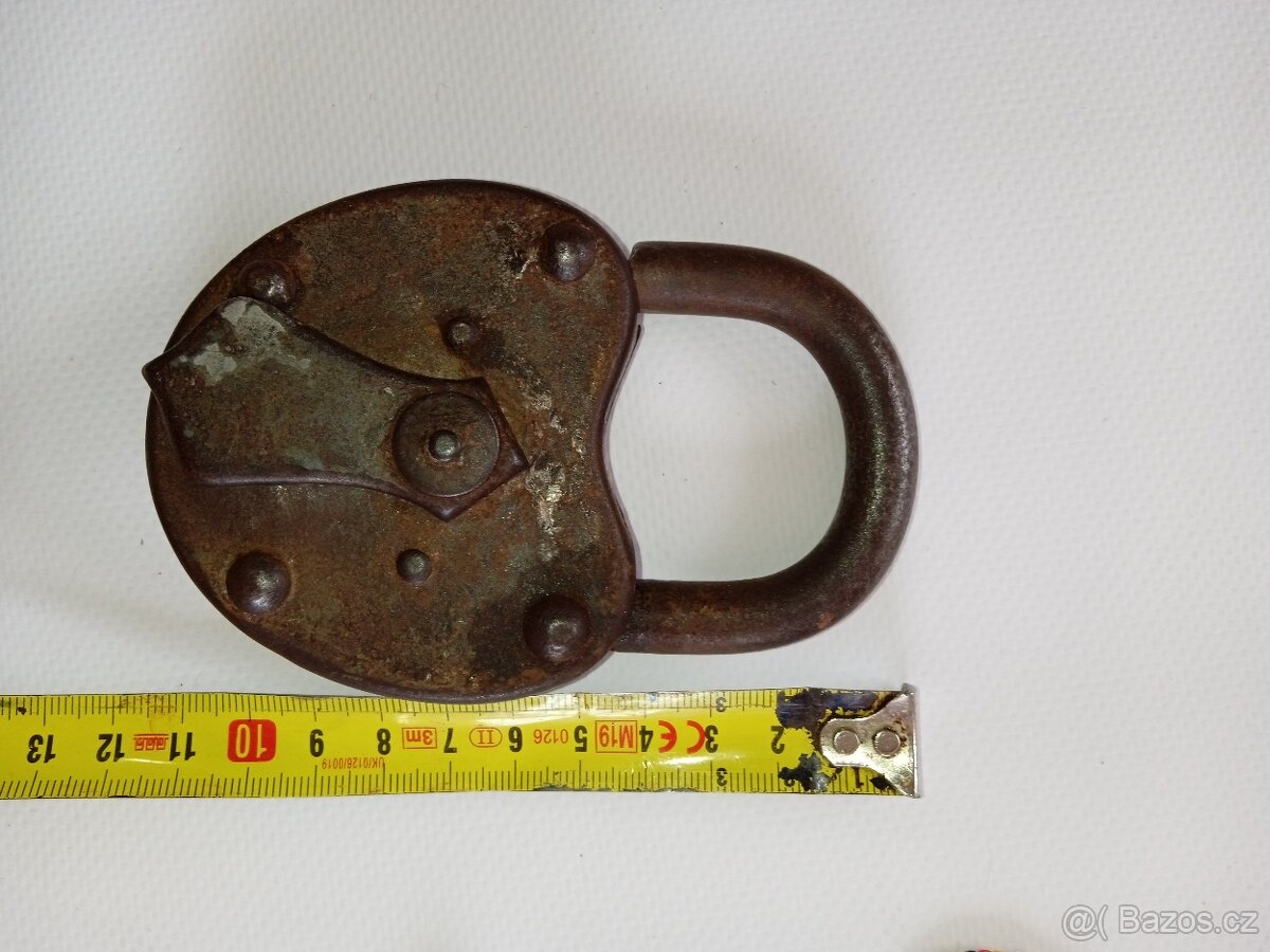 Starý visací zámek - 3