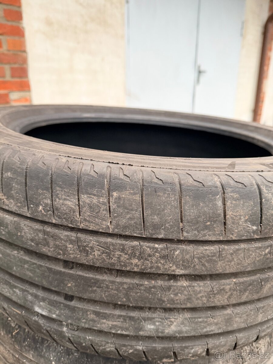 Bridgestone 255/45R20 - 3