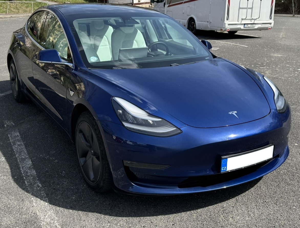 Tesla Model 3 Long Range AWD model 2020 - 3