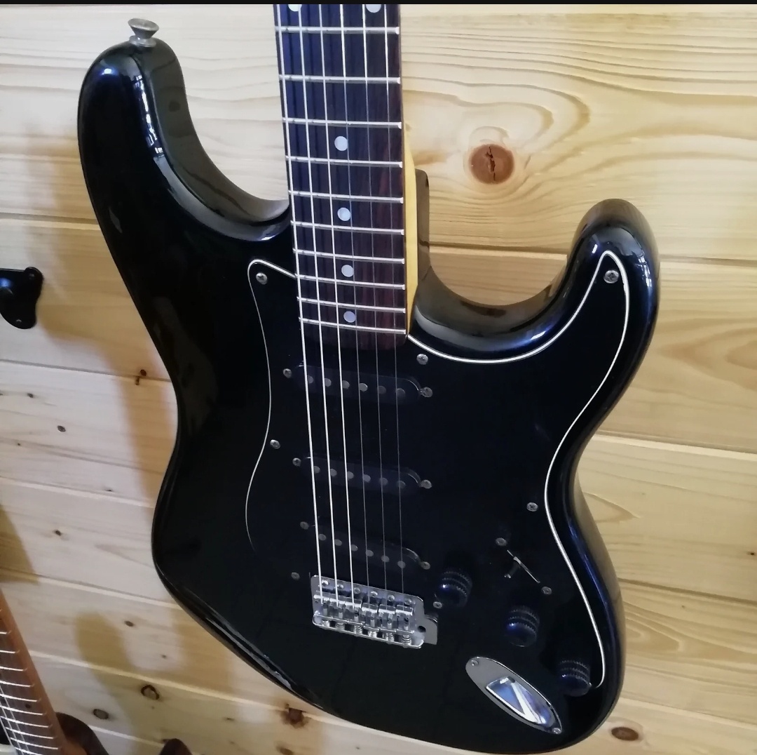 Prodám elektrickou kytaru Vester, - 3