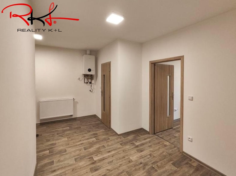 Pronájem komerčních prostor – Mladá Boleslav, Husova - 3