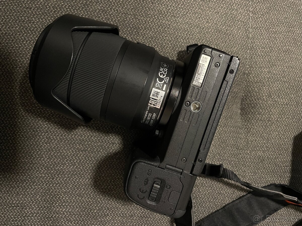 Sony Alpha A6400 čermé tělo + obj. E 18-135mm f/3,5-5,6 II - 3
