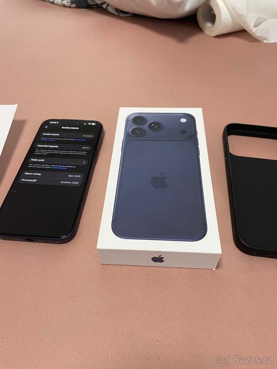 Iphone 17pro max 256 modrý - 3
