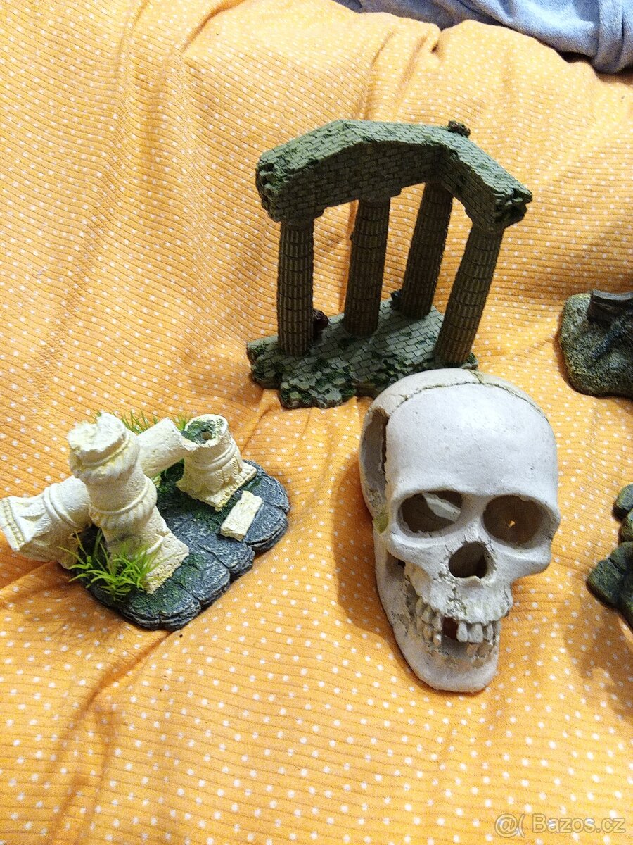 Plastové akvarijní doplňky a rostliny - 3