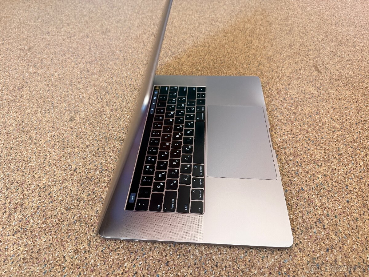 MacBook Pro 15” 2017/i7/16GB/256Gb SSD/Space Gray - 3
