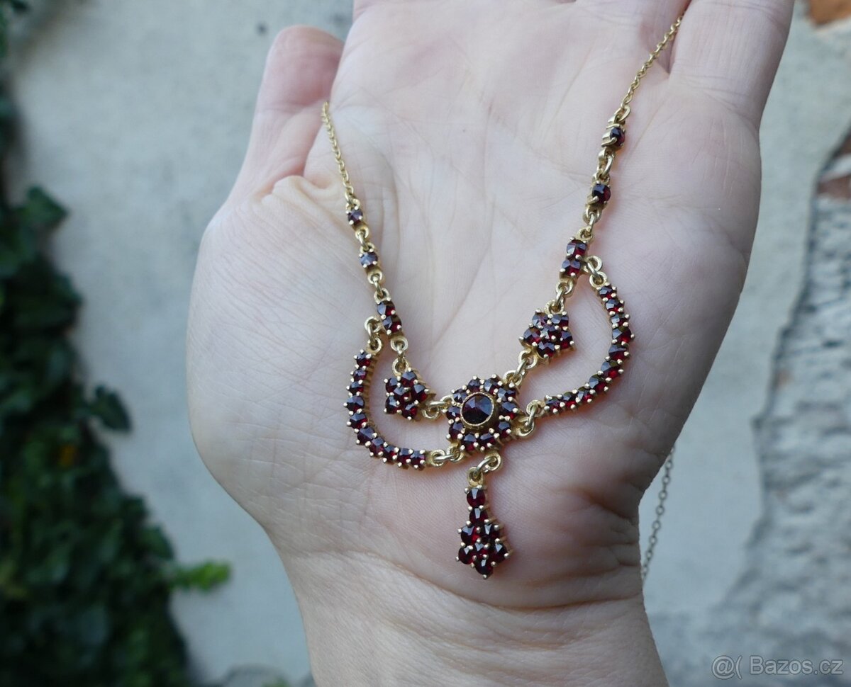 Stříbrné náhrdelníky s českými granáty, koliery, různé - 3