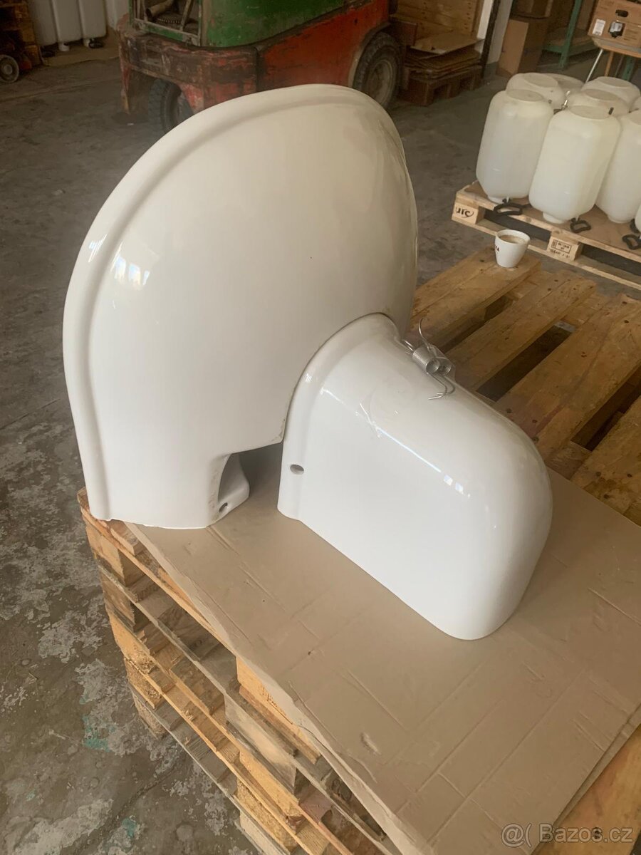 Bílé umyvadlo s krytem na sifon - 3