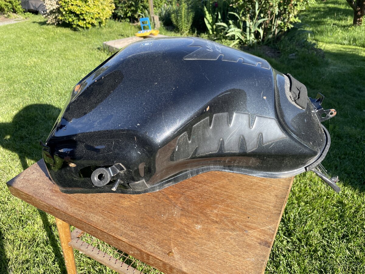 Nádrž Kawasaki Versys 1000 - 3