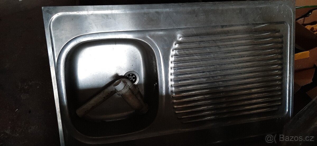 PRODÁM ANTIKORO DŘEZY 3X - 3