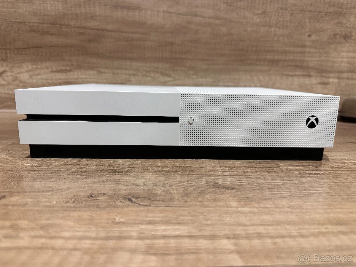 Xbox One S 1TB – skvělý stav, plná výbava + 2 ovladače + hry - 3