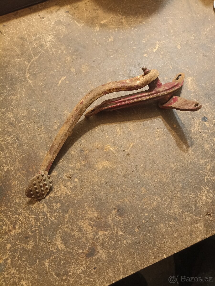 Pedál zadní brzdy s maznicí - 3