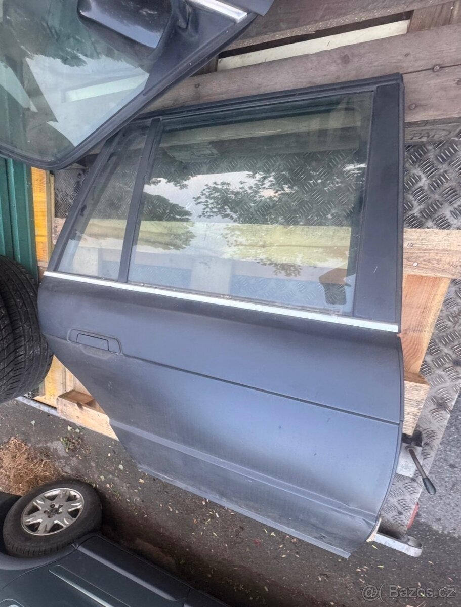 BMW E34 touring - dveře - 3