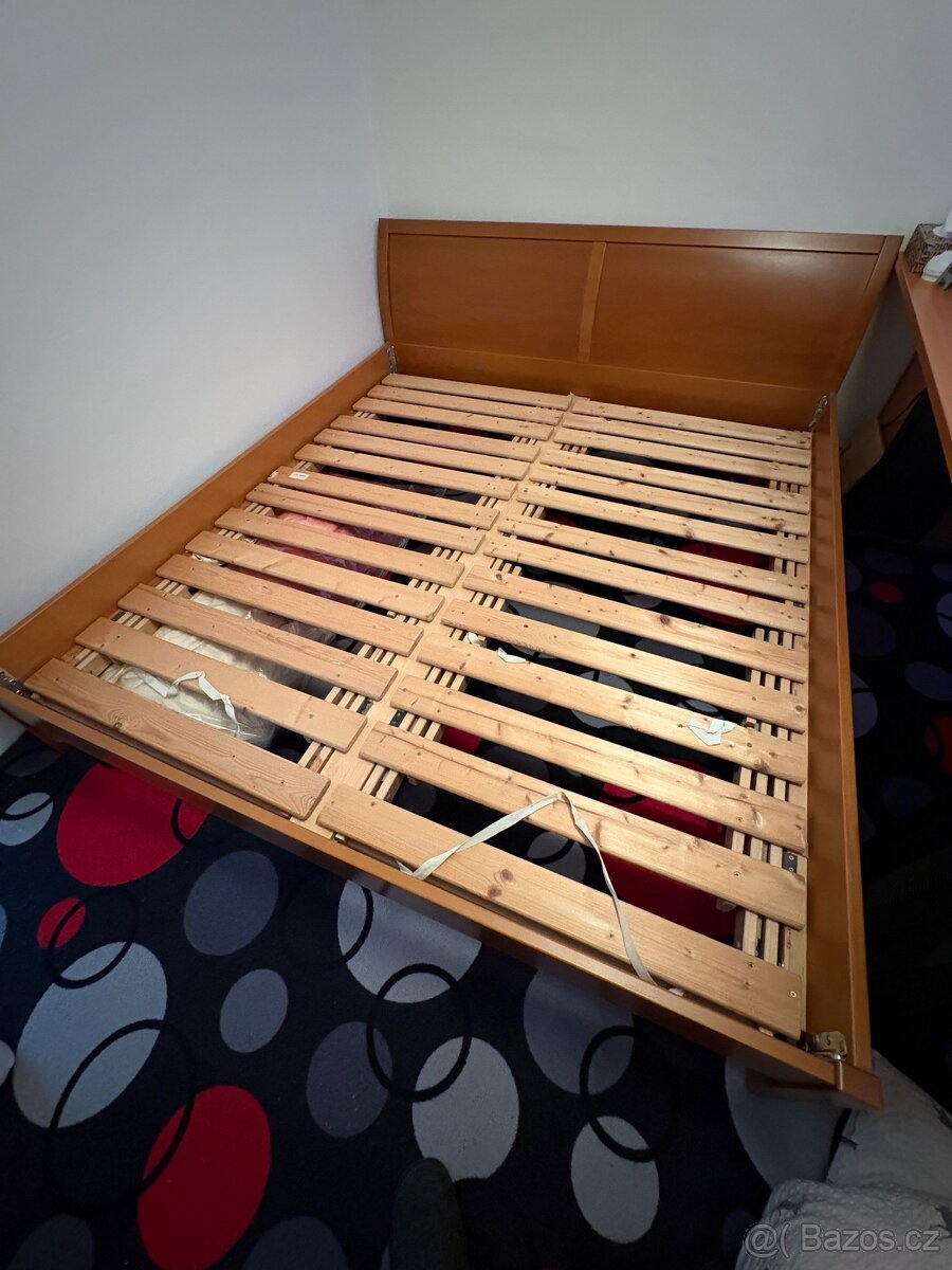 Manželská dřevěná postel 180x200. Původní cena 36tis. - 3
