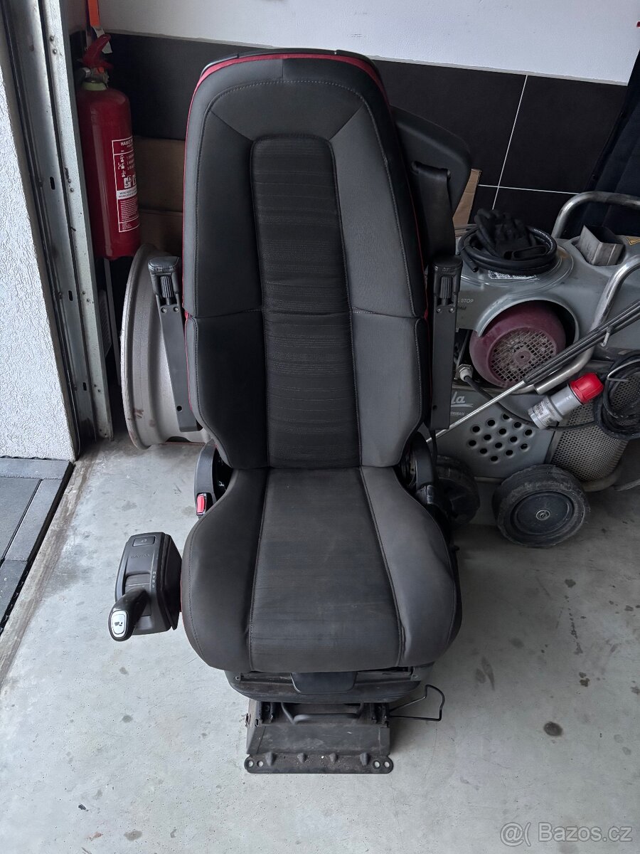 Volvo FH sedačka řidič - 3