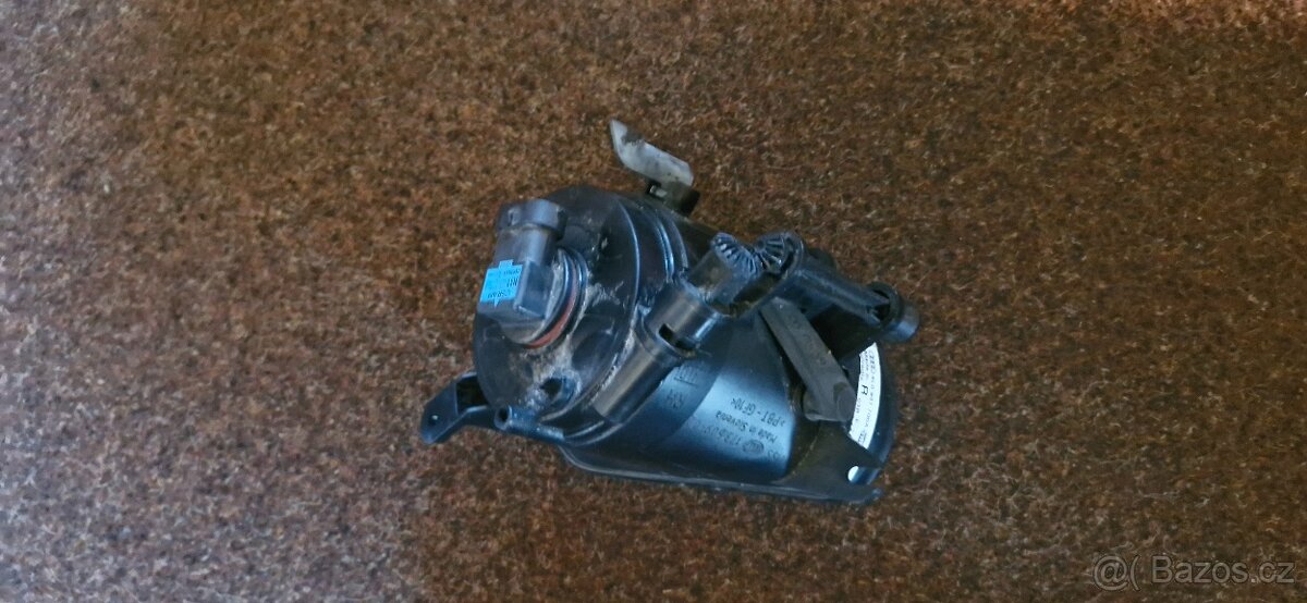 Prava predni mlhovka audi Q7 4L0941700A - 3