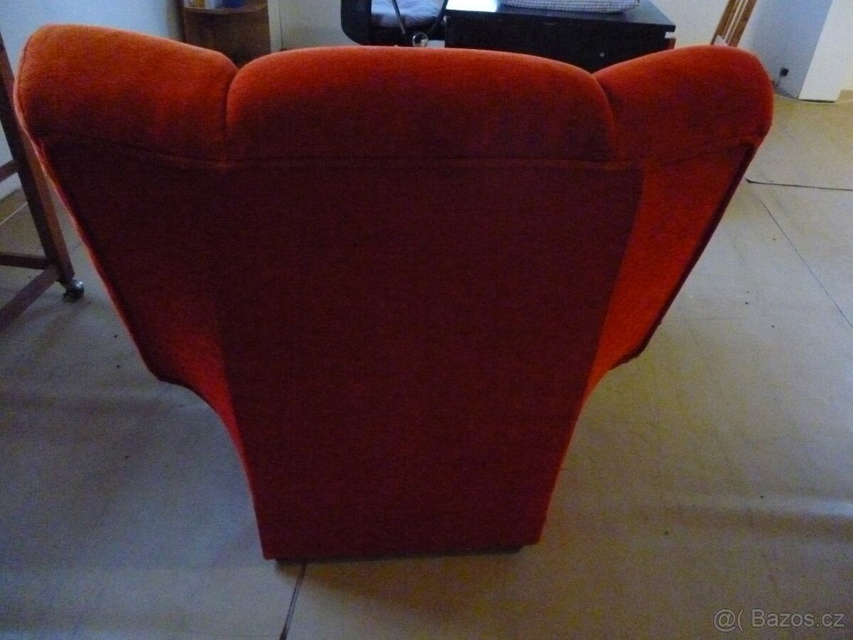 Křeslo červené - 3