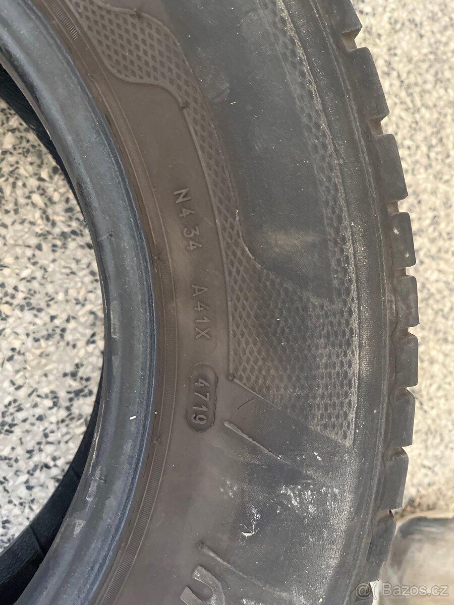 Kleber 215/70 r15c letní - 3