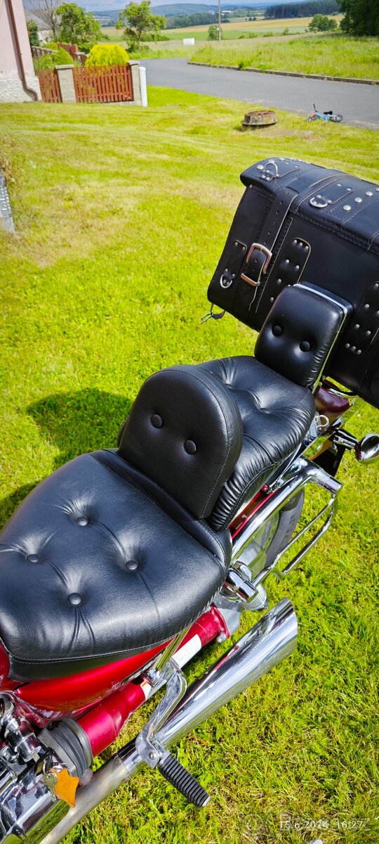 Suzuki intruder VS 1400 S83 - 3