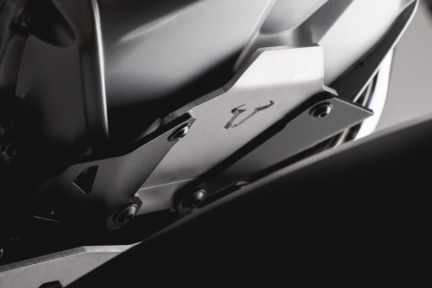 Přední prodloužení krytu motoru Černá / stříbrná. BMW R1200 - 3