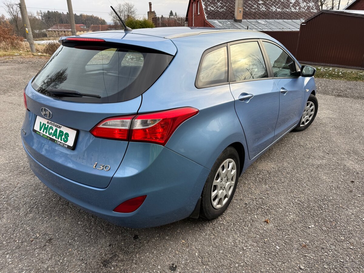 Hyundai i30 1,6i 88kW Trikolor - 3