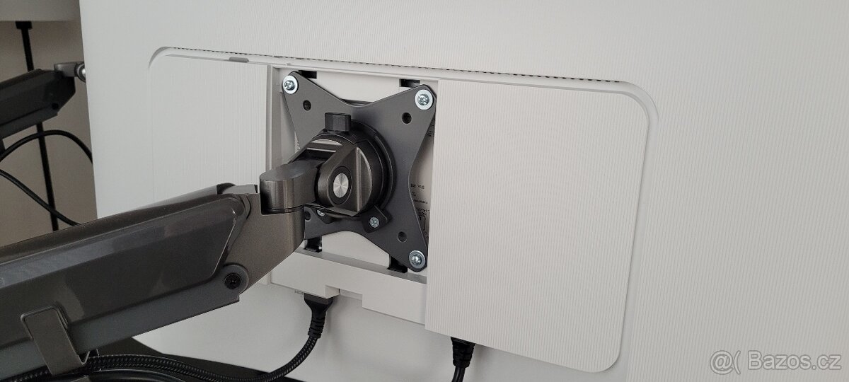 2x 27" 4K DELL monitor plus držák na stůl AlzaErgo - 3