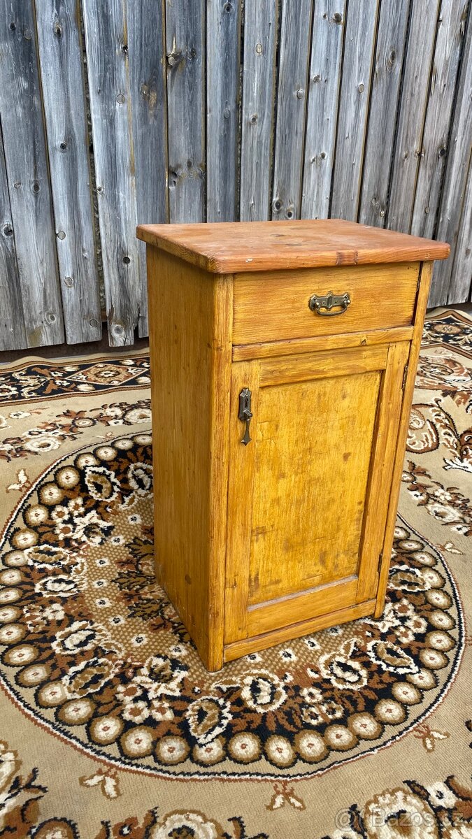 Noční stolek - 3