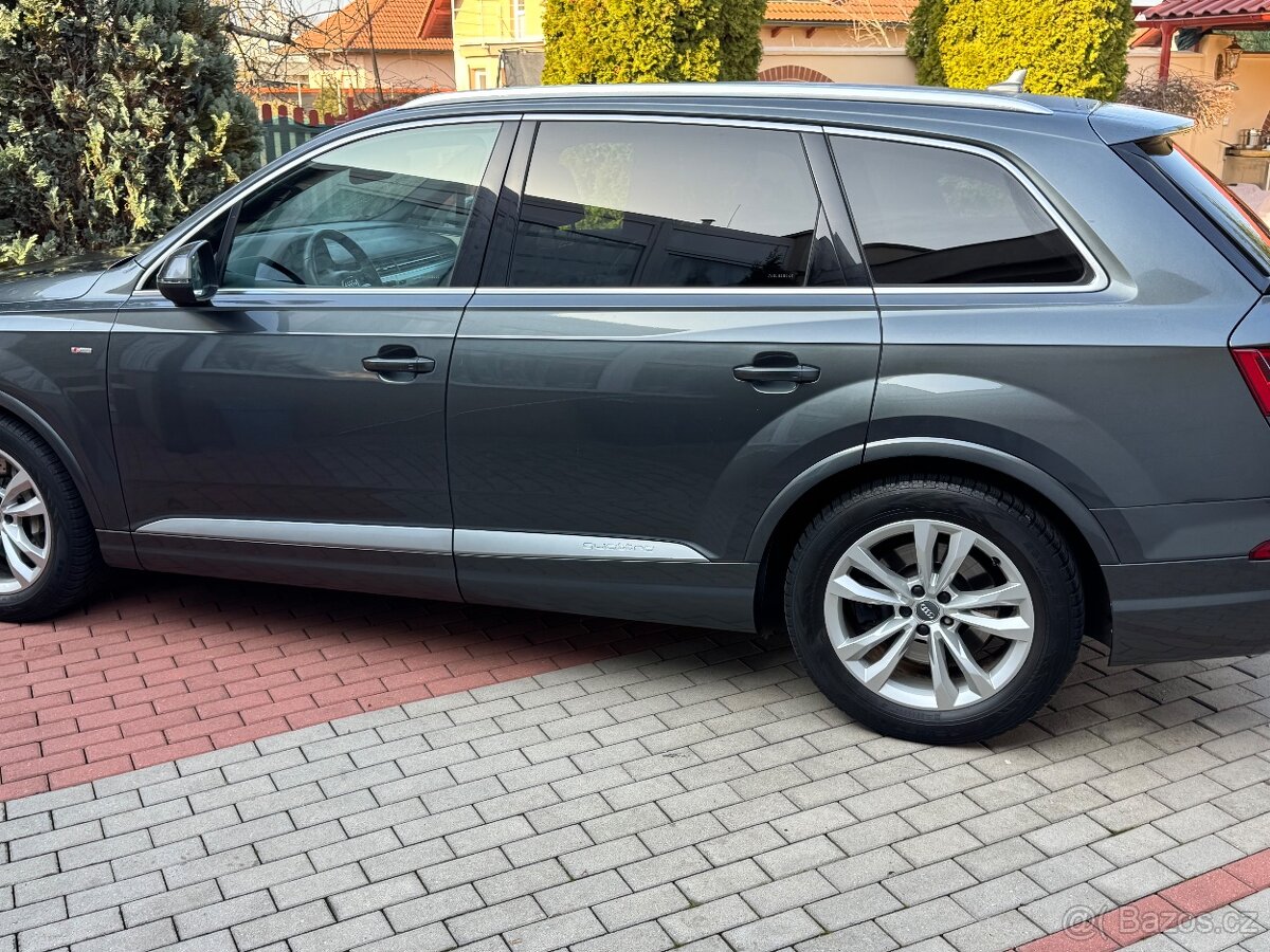 Audi Q7 3.0 TDI 200kw S-Line 7 míst - 3