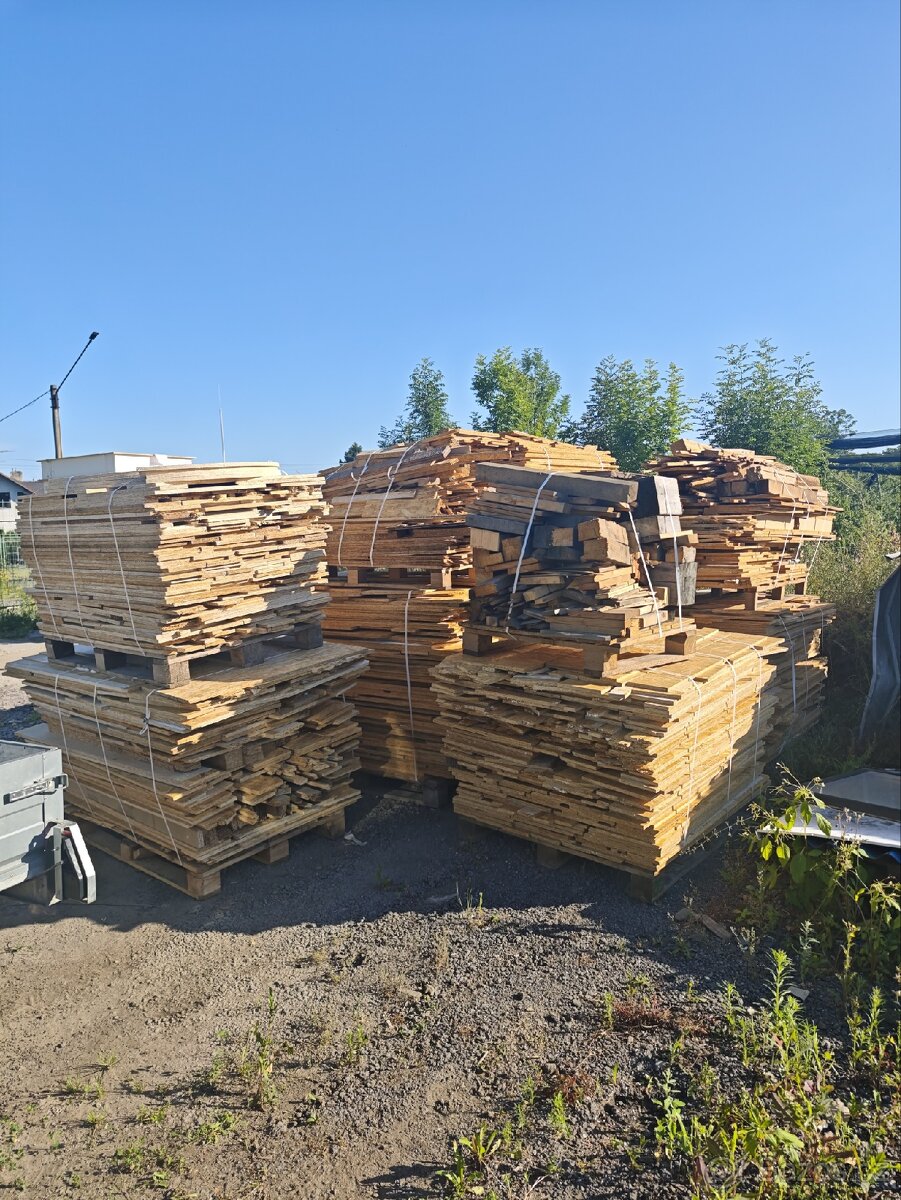 OSB ořezy na topení – balík 300 Kč + paleta 200 Kč - 3