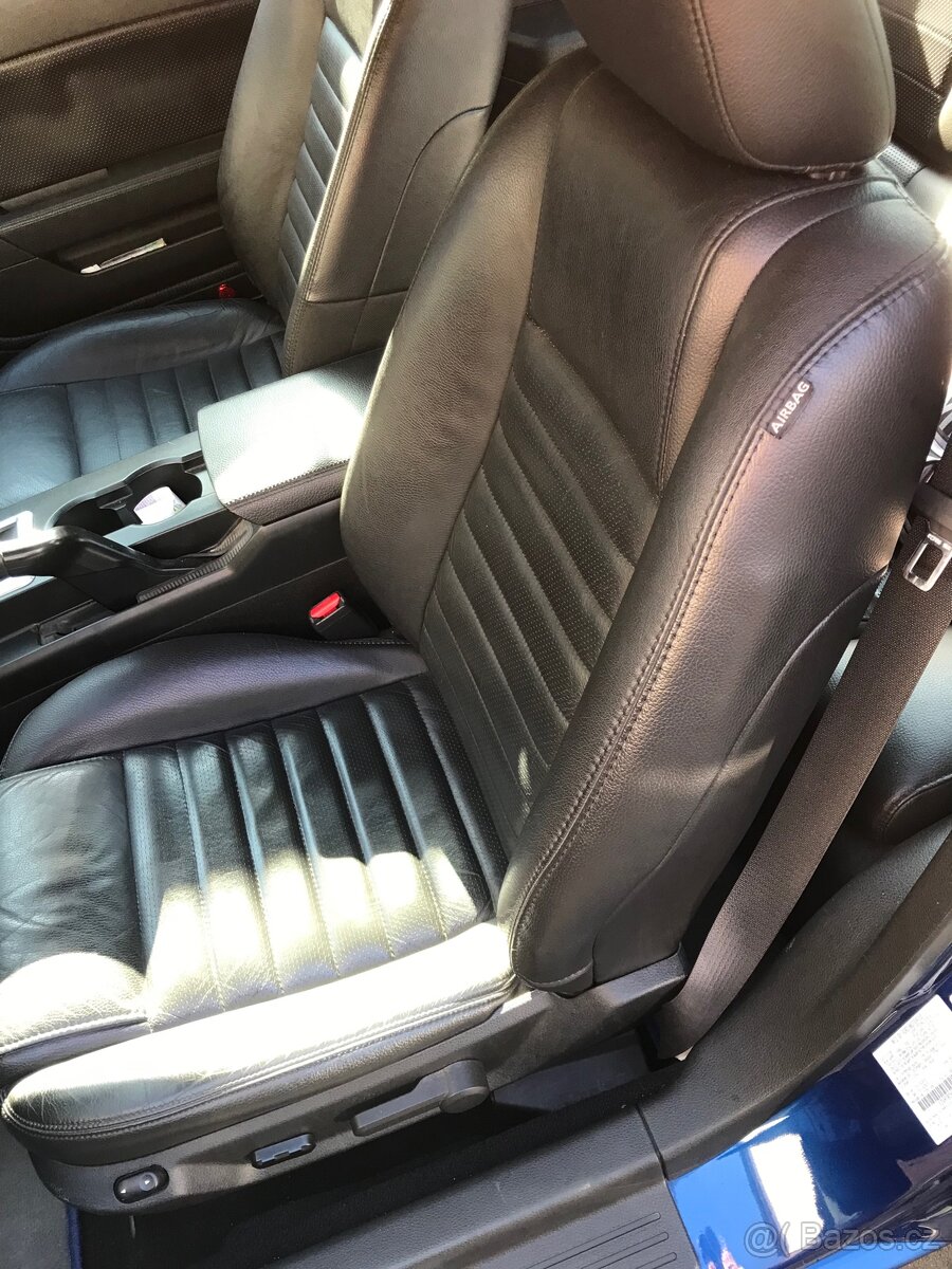 Ford Mustang GT V8 - 3