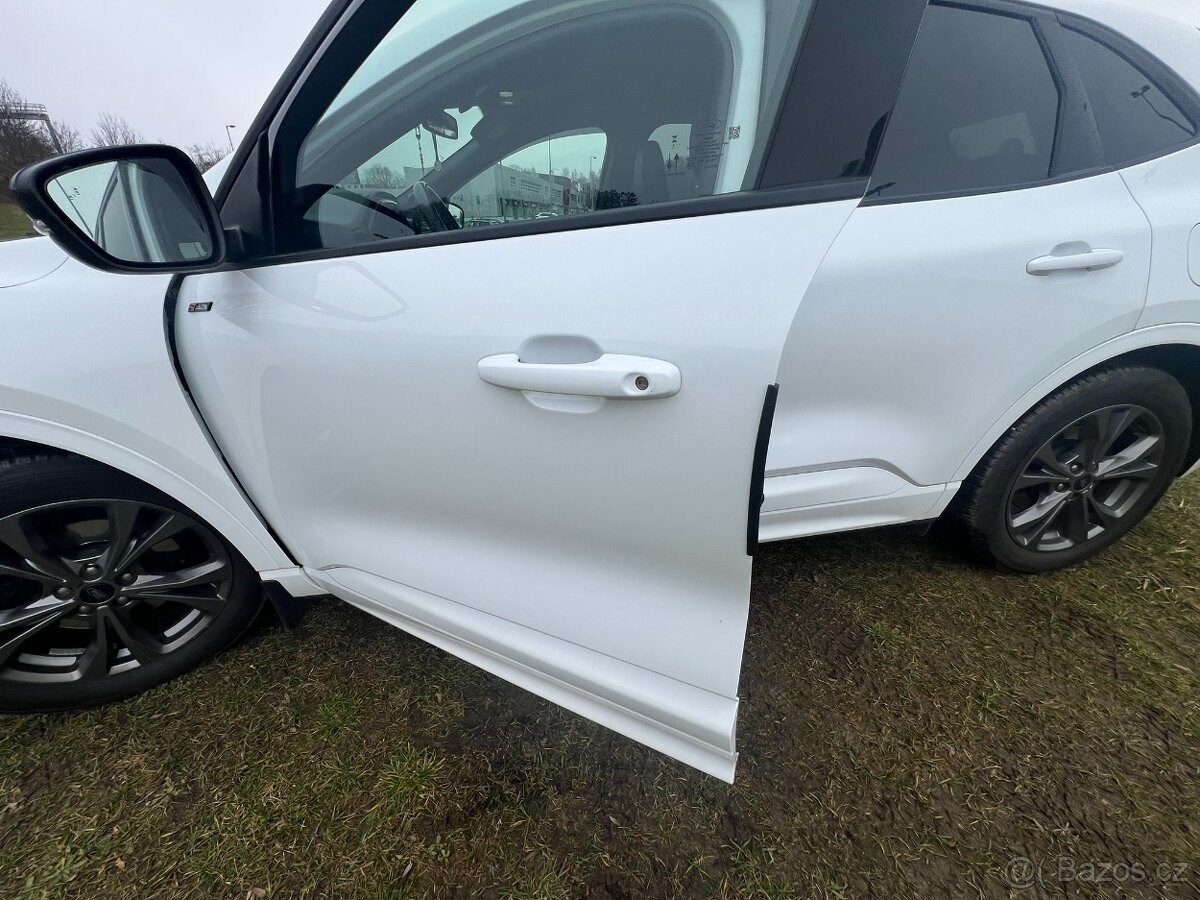 Ford Kuga ST LineX, 1,5 110kW, manuál. TOP STAV. NEBOURANÉ - 3