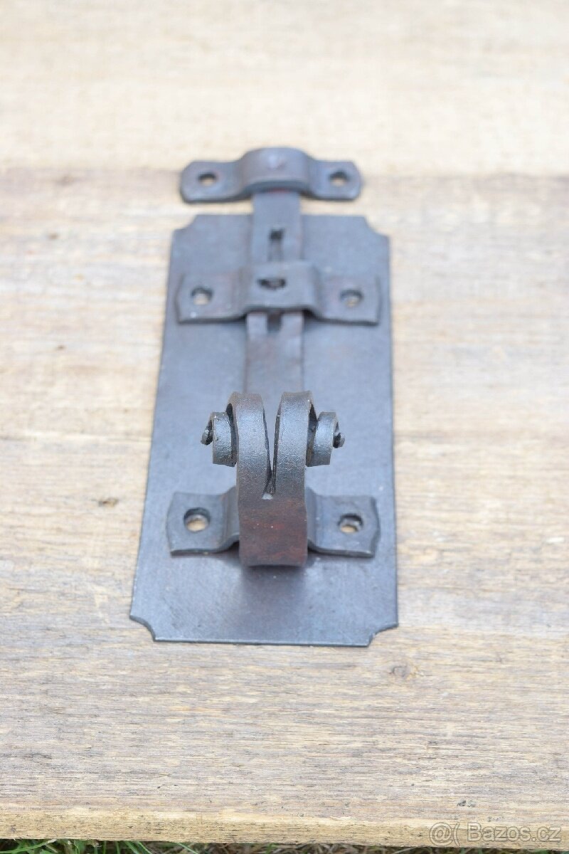 Kovaná petlice, kované panty, kované kliky atd. - 3